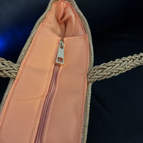 Marc Jacobs Daisy Tan Tote Bag - Picture 5 of 6